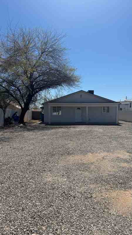 3837 W Lincoln St - Photo 3 of 23