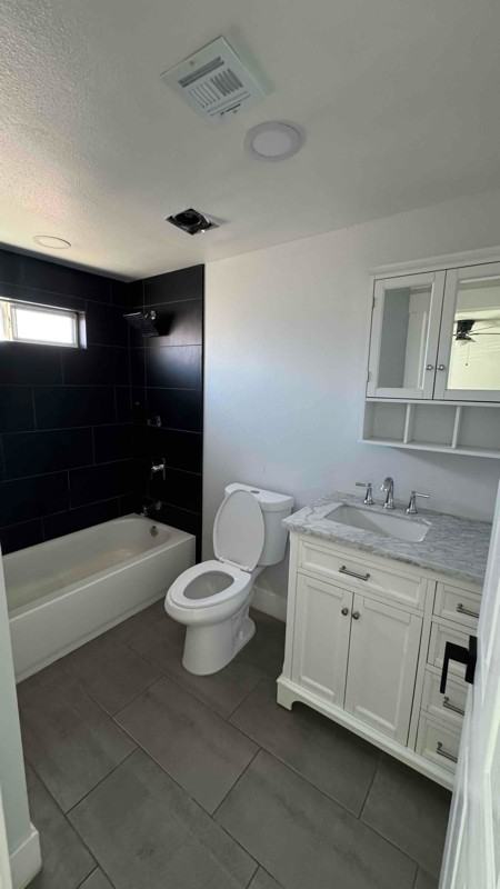 3837 W Lincoln St - Photo 7 of 23