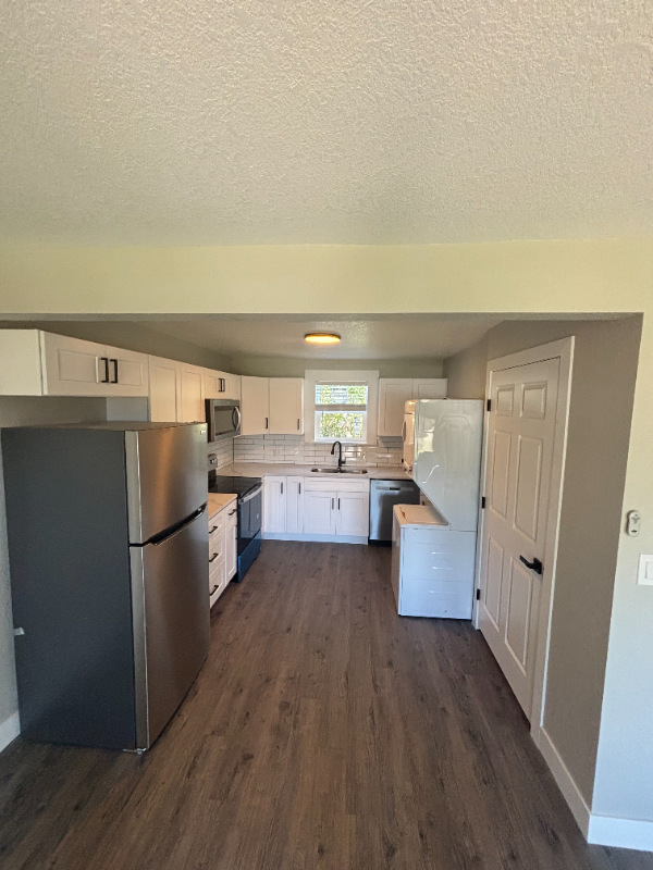 314 6th St - Photo 3 of 12