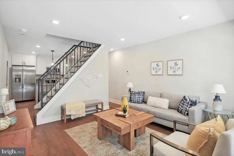 396 Ripka St - Photo 2 of 16