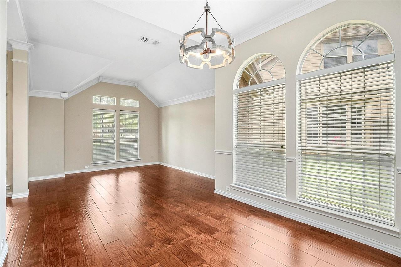 3929 Autumn Ln - Photo 4 of 18