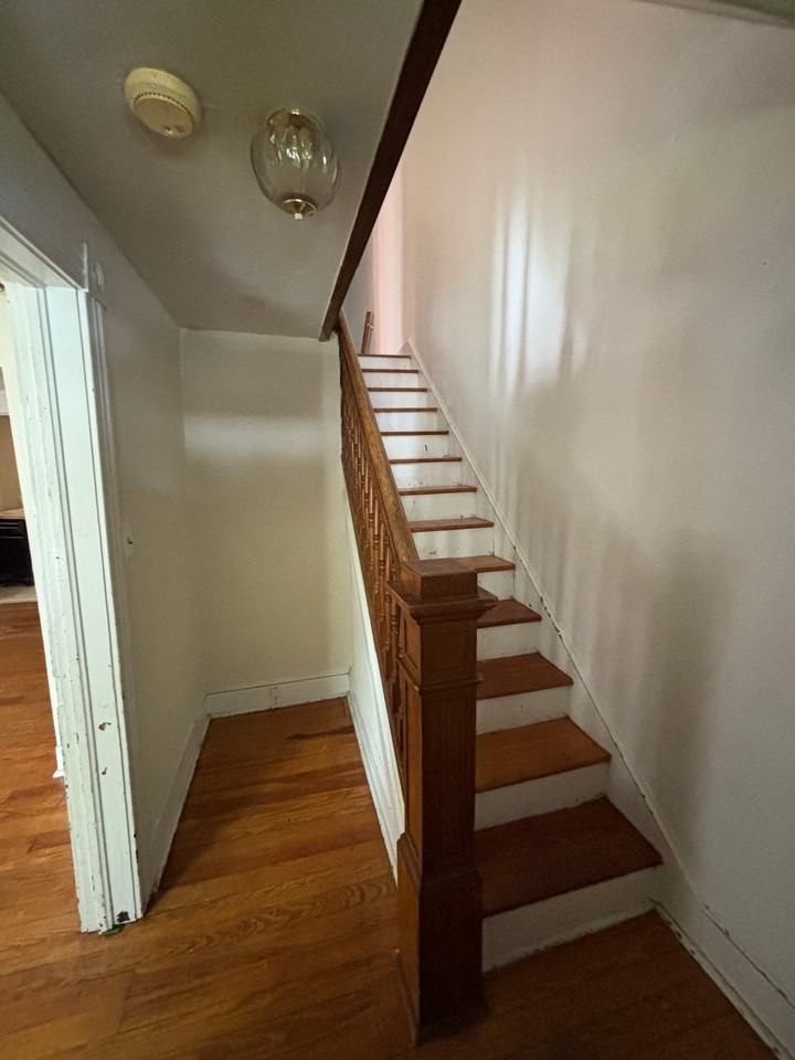 720 Winchester Ave - Photo 7 of 12