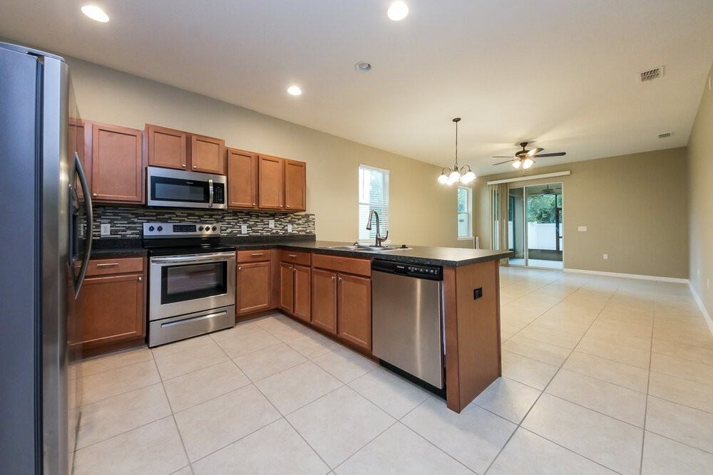 7424 Azalea Cove Cir - Photo 5 of 15