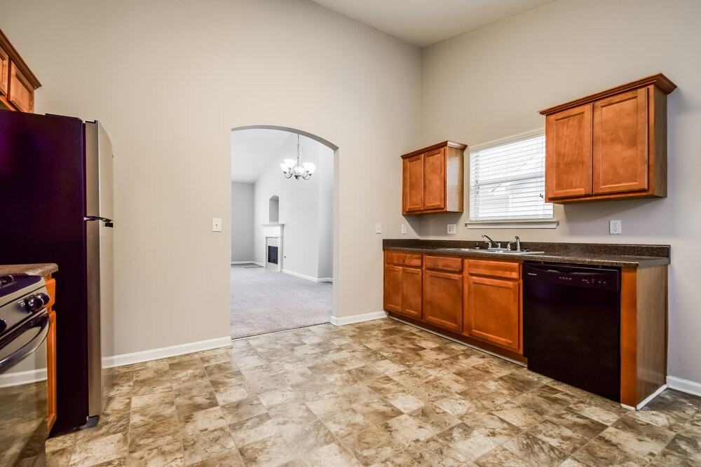 54 Camden Way - Photo 7 of 16