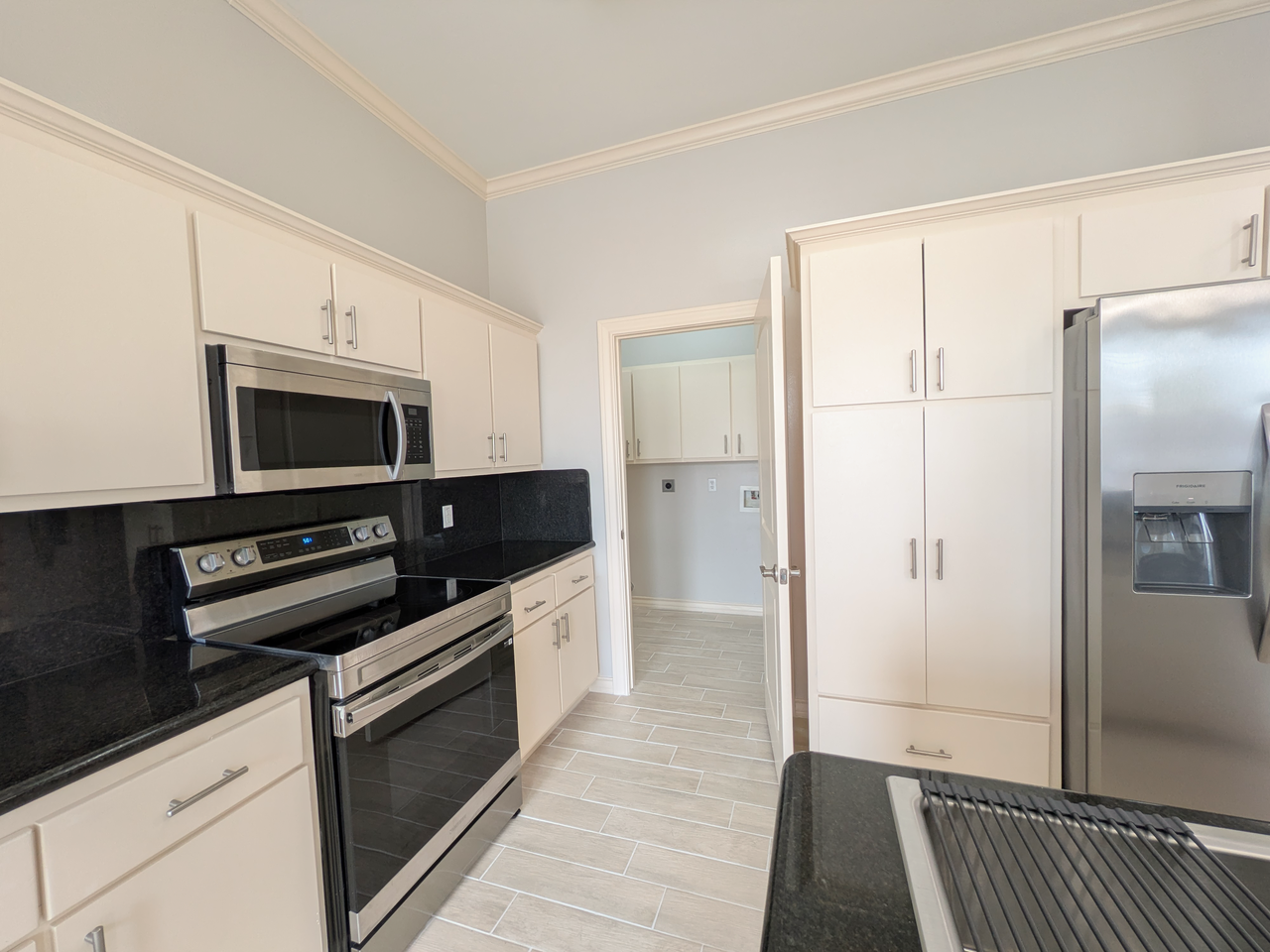3432 South Midtown Circle Street - Photo 4 of 23