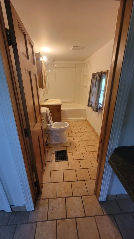 8215 Superior St - Photo 6 of 12