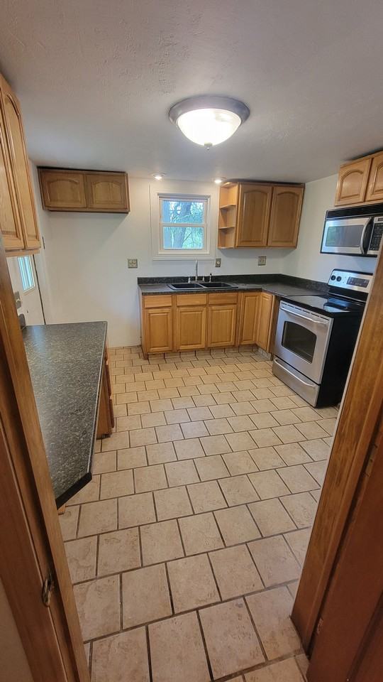 8215 Superior St - Photo 7 of 12