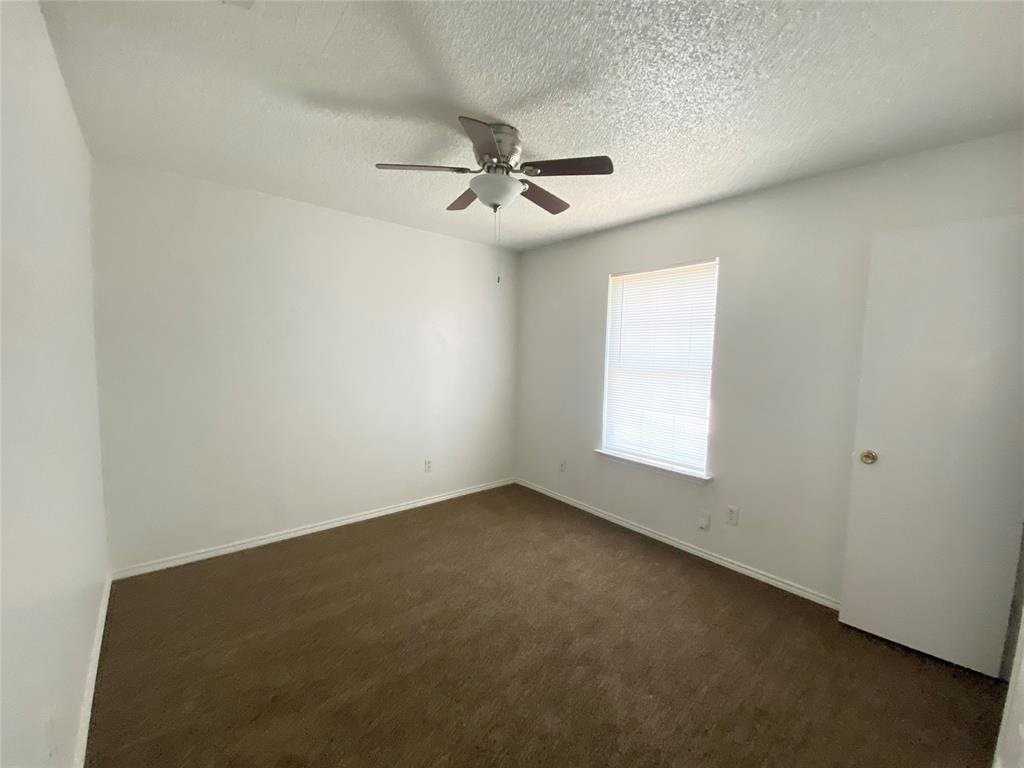 113 Myers Dr - Photo 3 of 9
