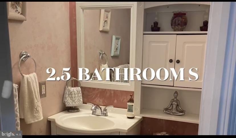 12 Fifeshire Ct - Photo 3 of 18
