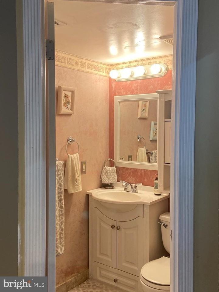 12 Fifeshire Ct - Photo 4 of 18