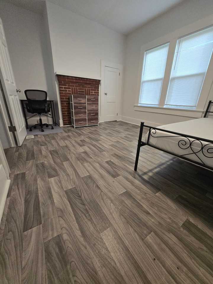 320 Treadwell St - Photo 3 of 6