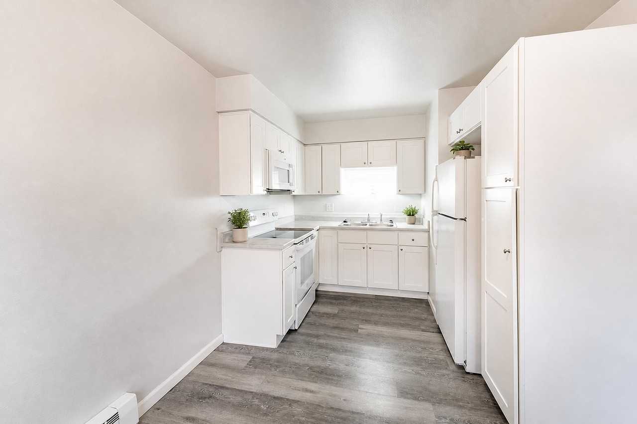 2155 King St #A - Photo 2 of 13