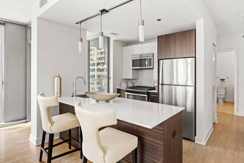 174 N Michigan Ave - Photo 3 of 20