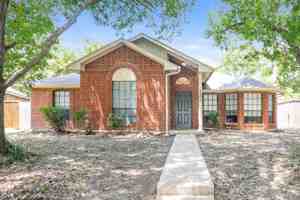 featured image of 2605 Hartford Ln
