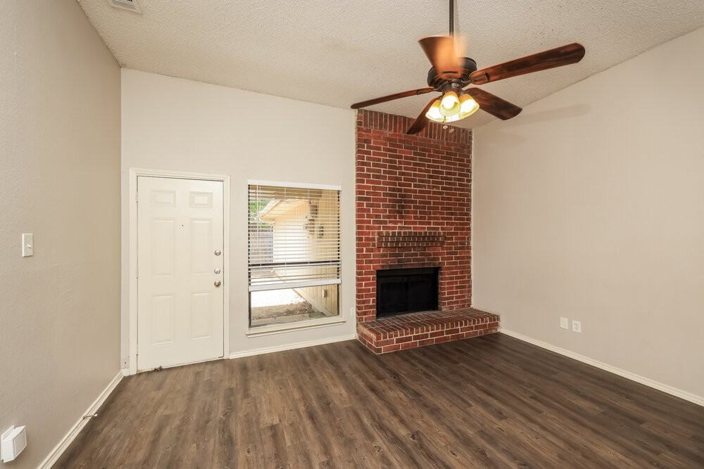 2605 Hartford Ln - Photo 4 of 16