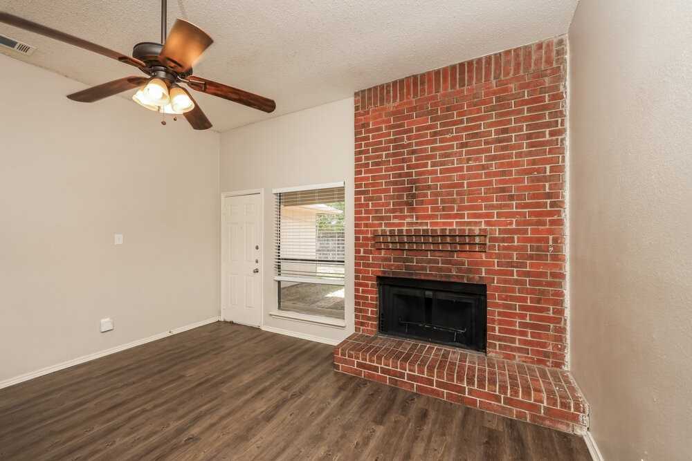 2605 Hartford Ln - Photo 5 of 16