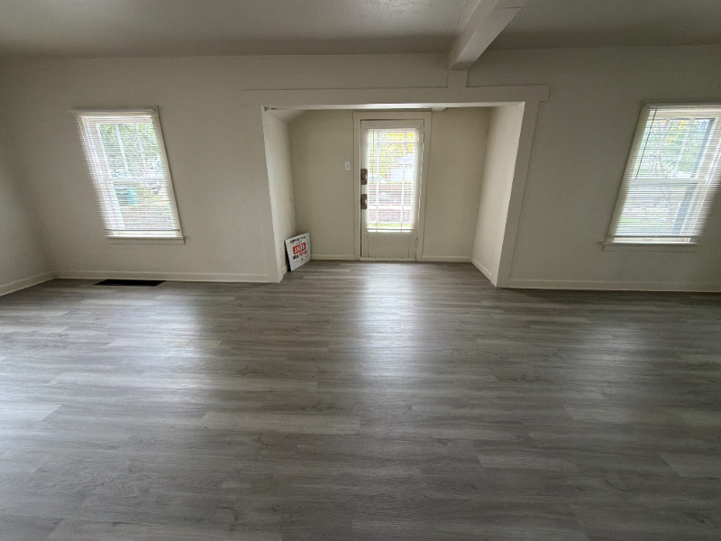 745 Carbon St - Photo 4 of 20