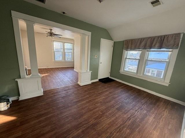 814 Beechwood Ave - Photo 4 of 17