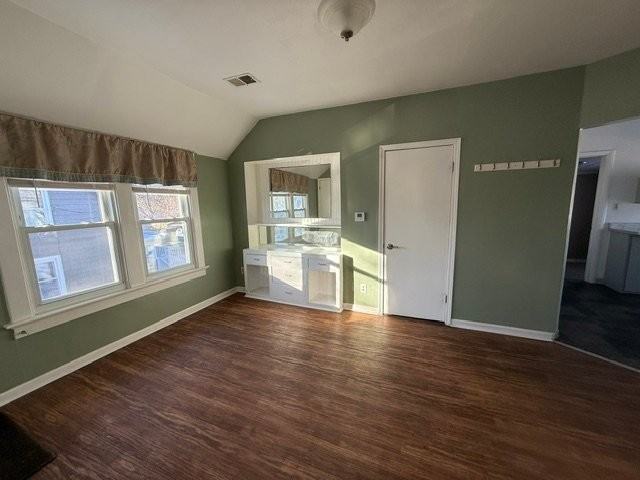 814 Beechwood Ave - Photo 5 of 17