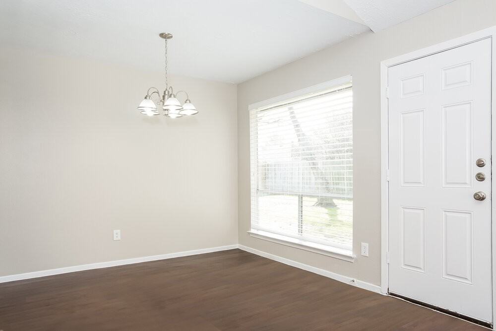 20015 Bishops Gate Ln - Photo 4 of 13