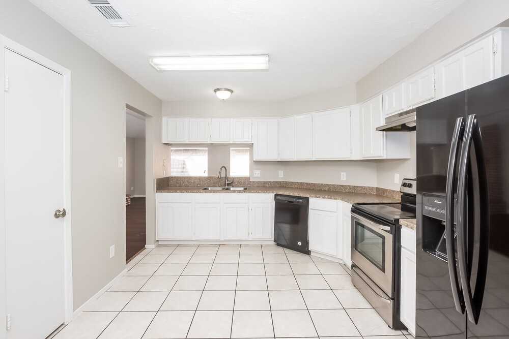 20015 Bishops Gate Ln - Photo 6 of 13