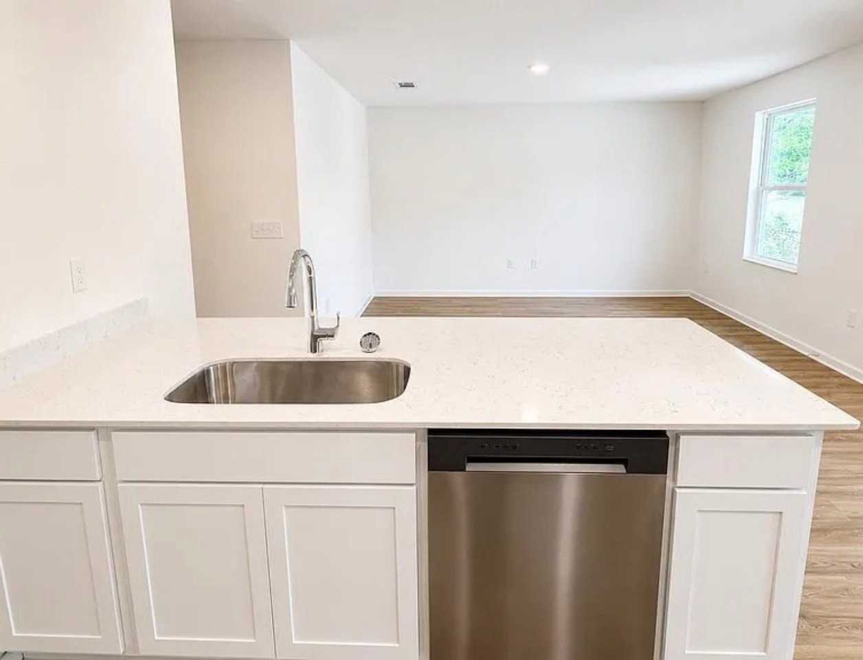 1623 Trout Dr - Photo 3 of 11