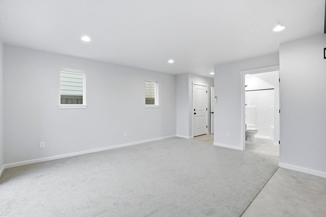 4668 Se 2nd St - Photo 2 of 7
