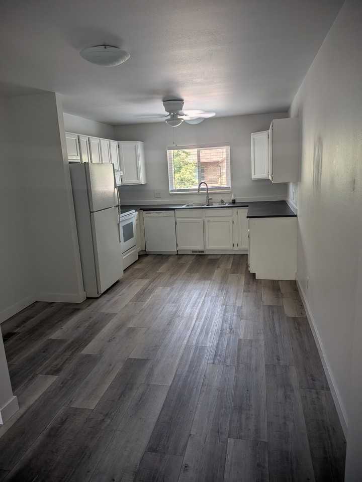 1445 N Amiron Way #D - Photo 2 of 14