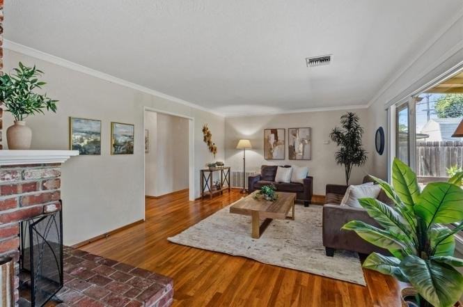 2122 Fremont Ave - Photo 6 of 10