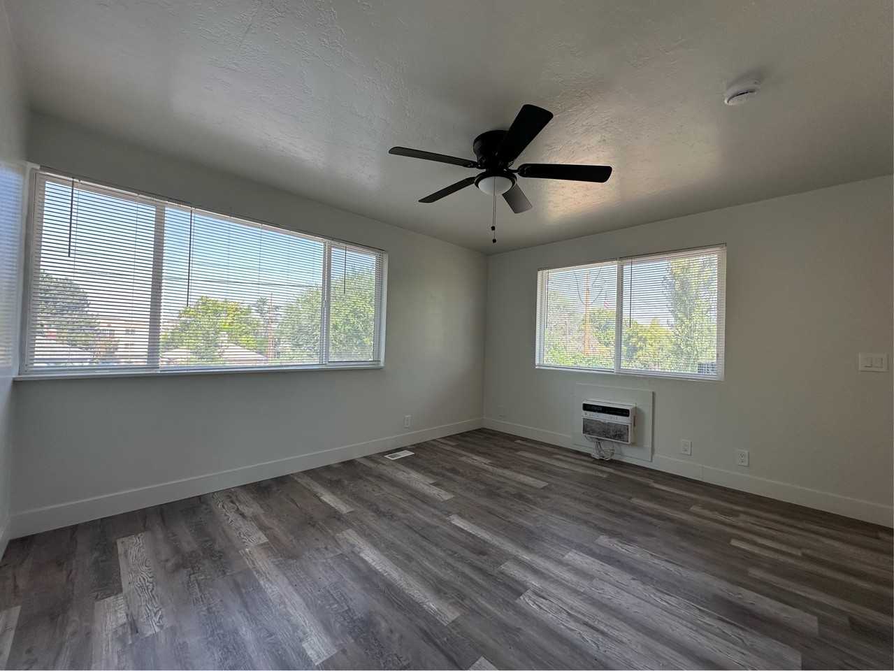 1340 S St #12 - Photo 4 of 21