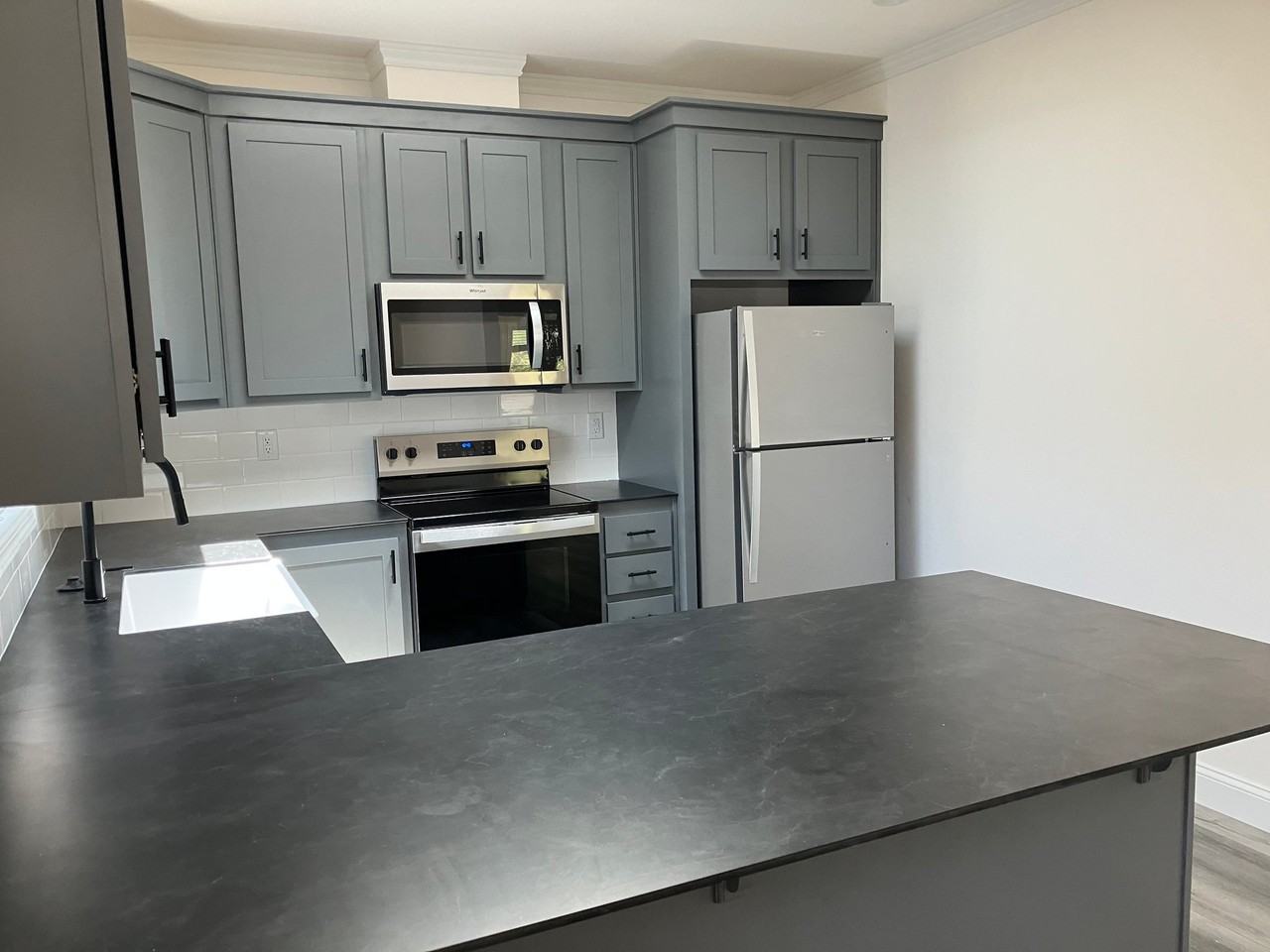 140 Fairview Dr #A - Photo 2 of 11