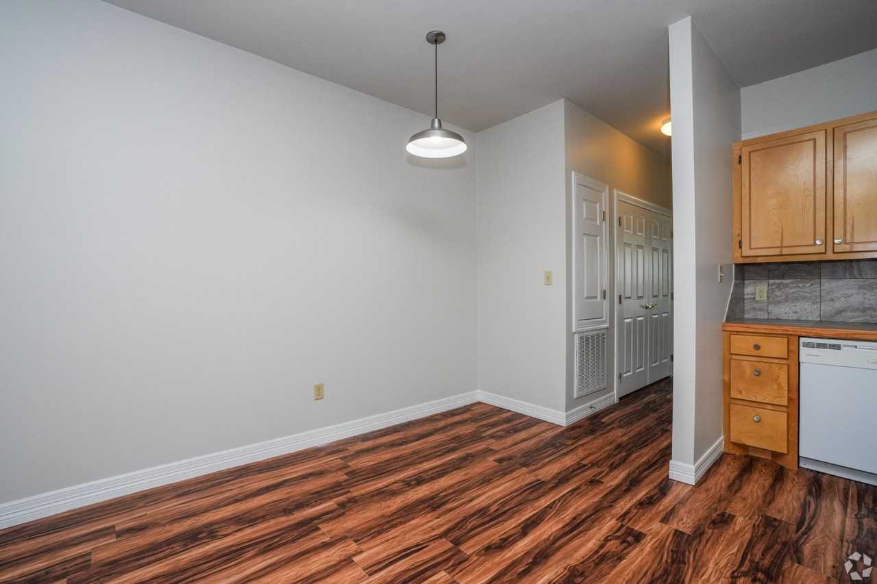 720 Fieldstone Ln - Photo 3 of 12