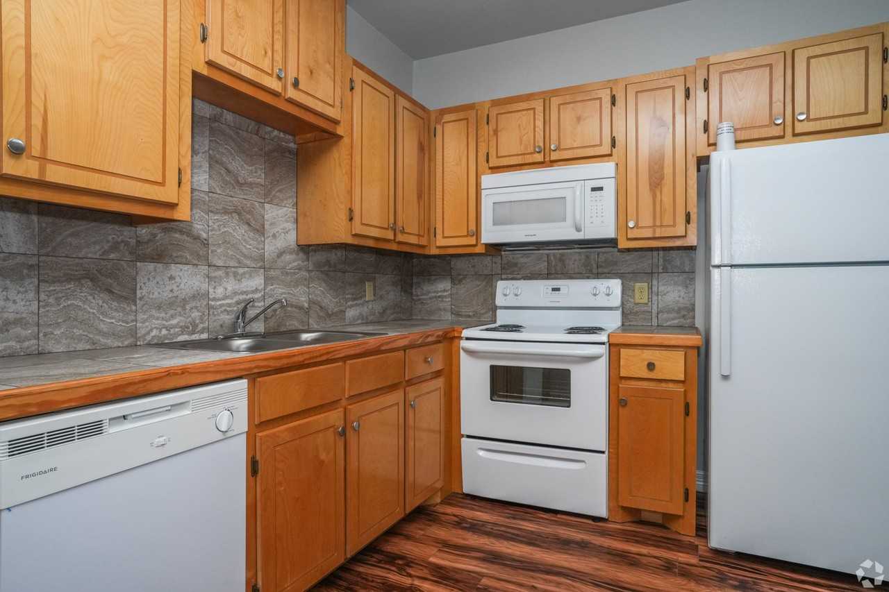 720 Fieldstone Ln - Photo 4 of 12