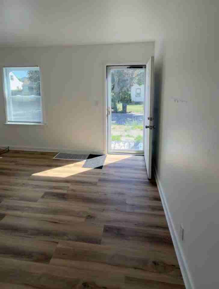 1720 Park St - Photo 3 of 11