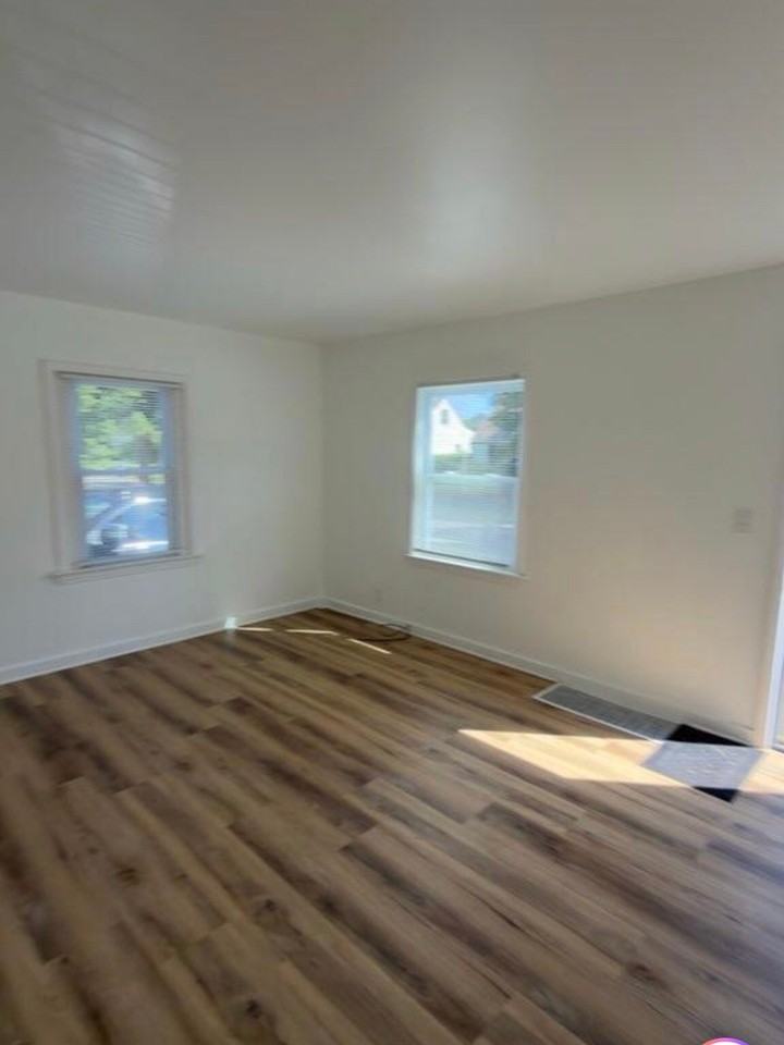 1720 Park St - Photo 4 of 11