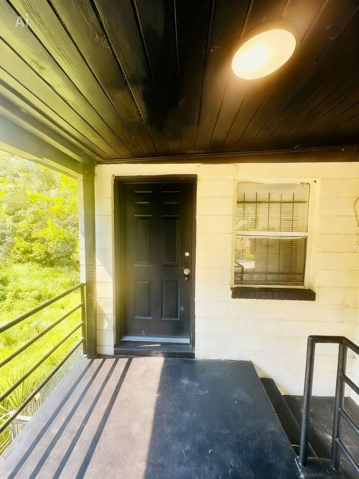 1451 W 21st St - Photo 4 of 17