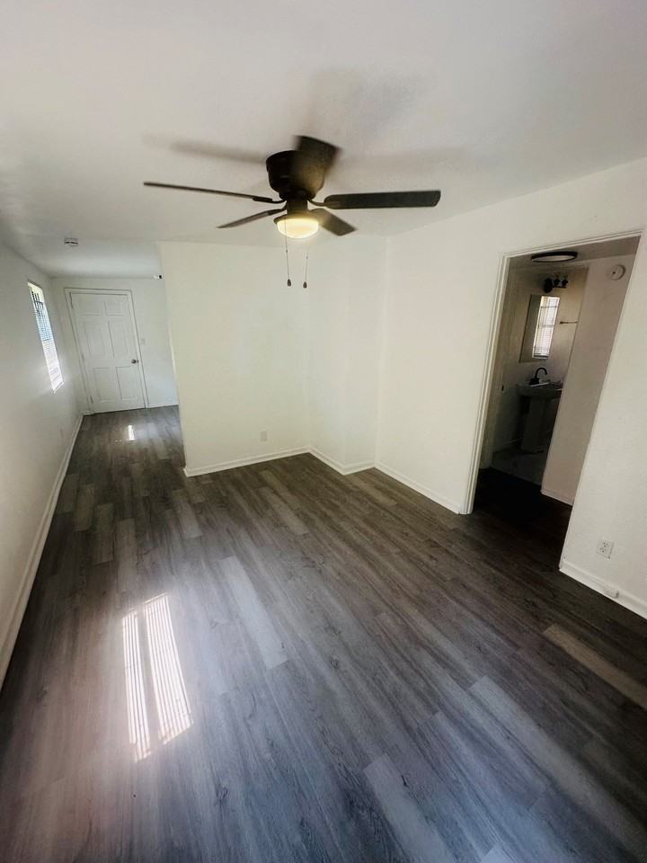 1451 W 21st St - Photo 5 of 17