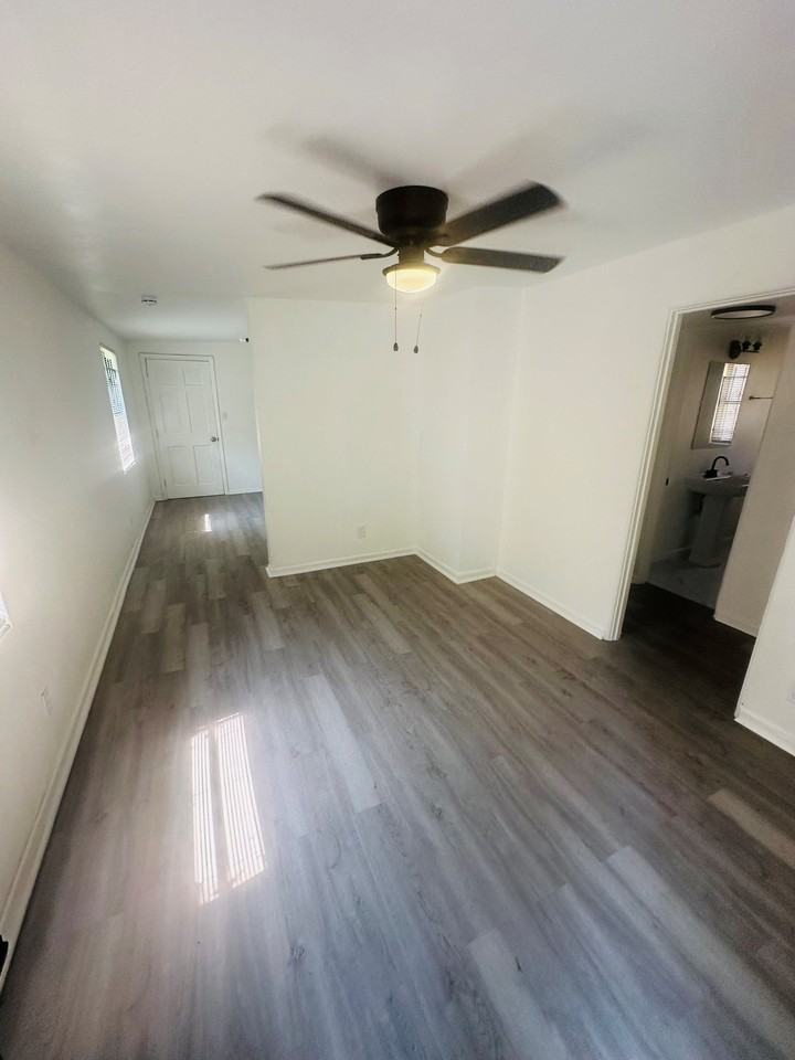 1451 W 21st St - Photo 6 of 17