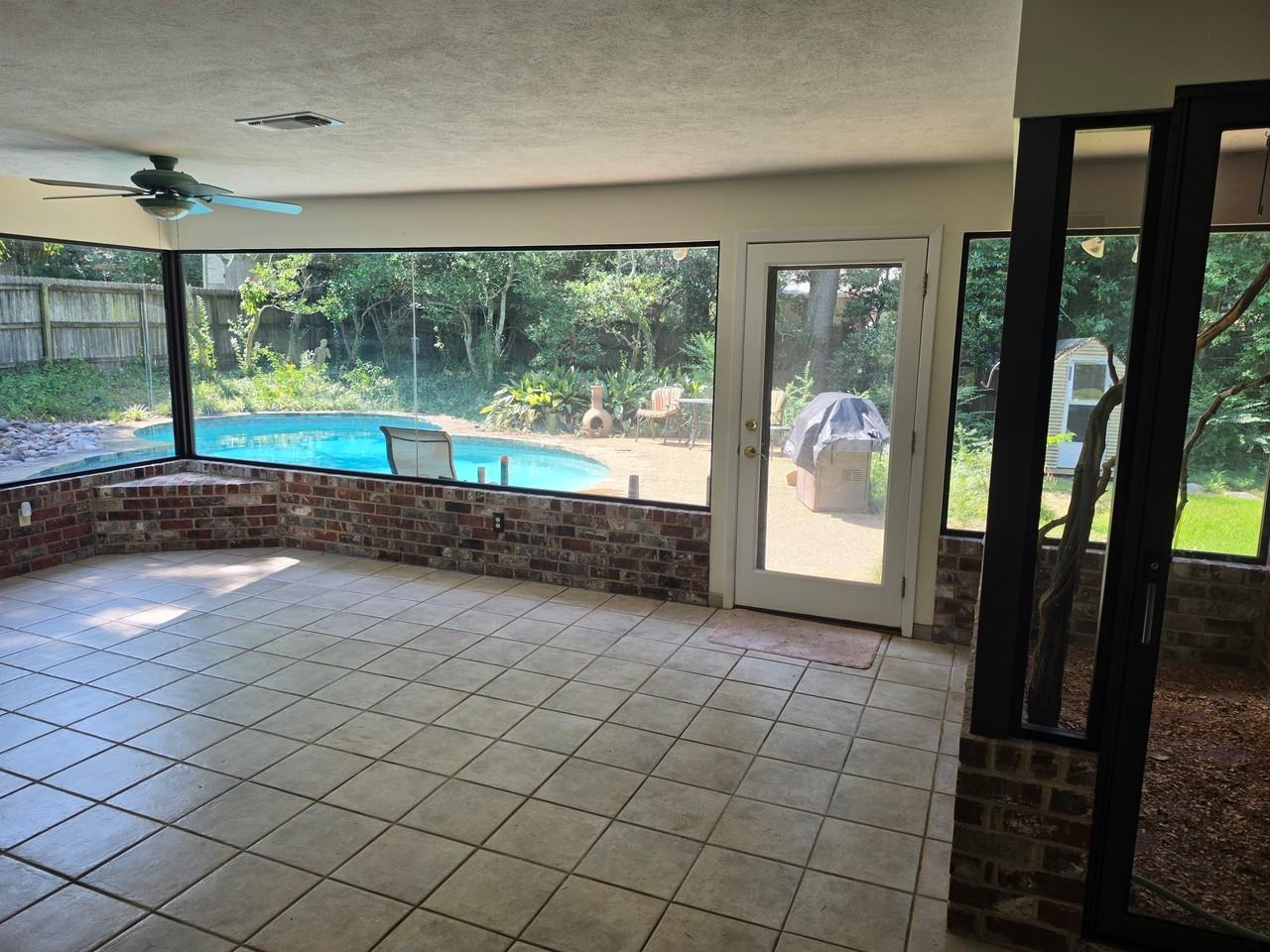 307 Lakeside Dr - Photo 2 of 13