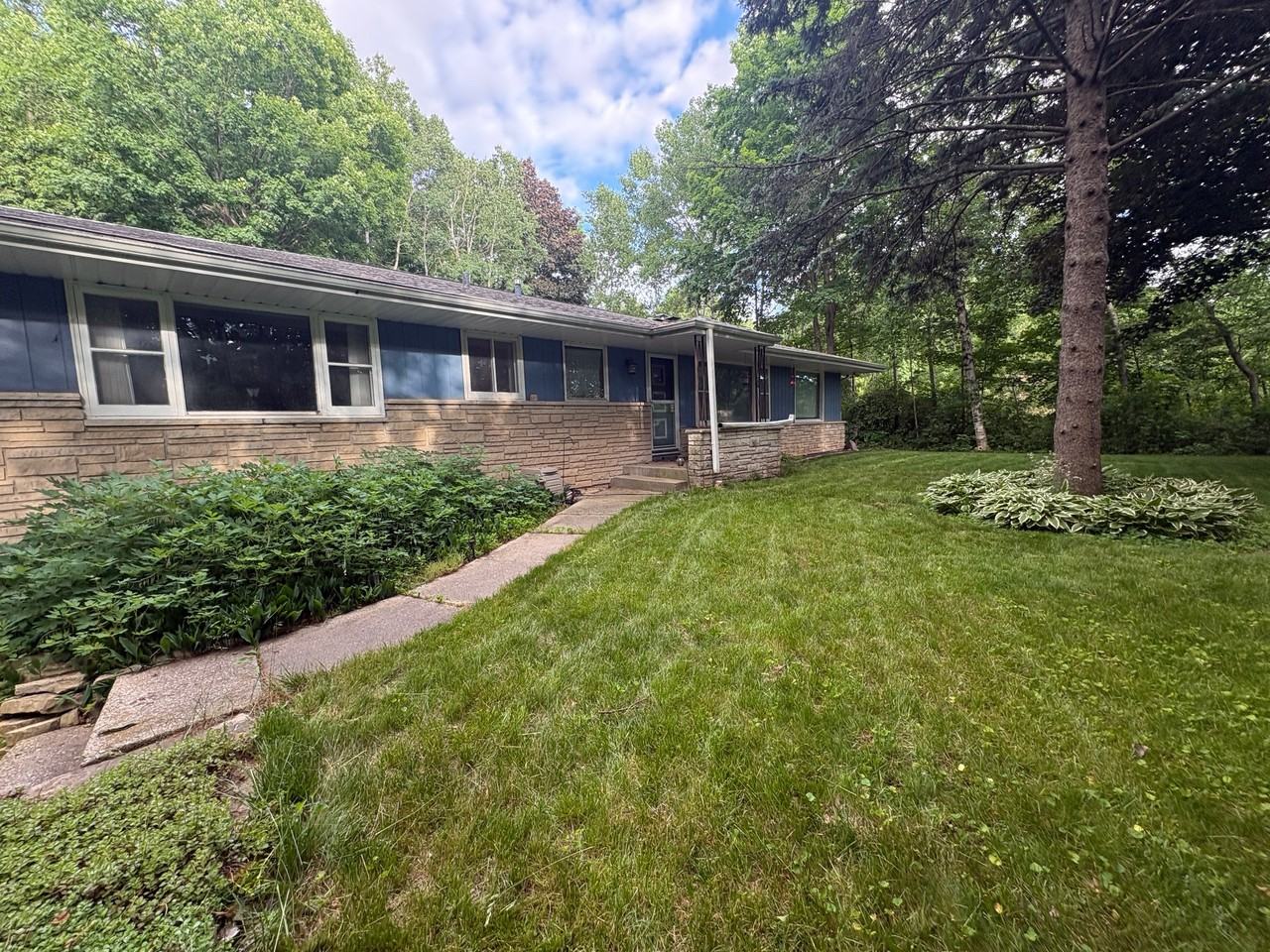 3580 Slinger Rd - Photo 3 of 26