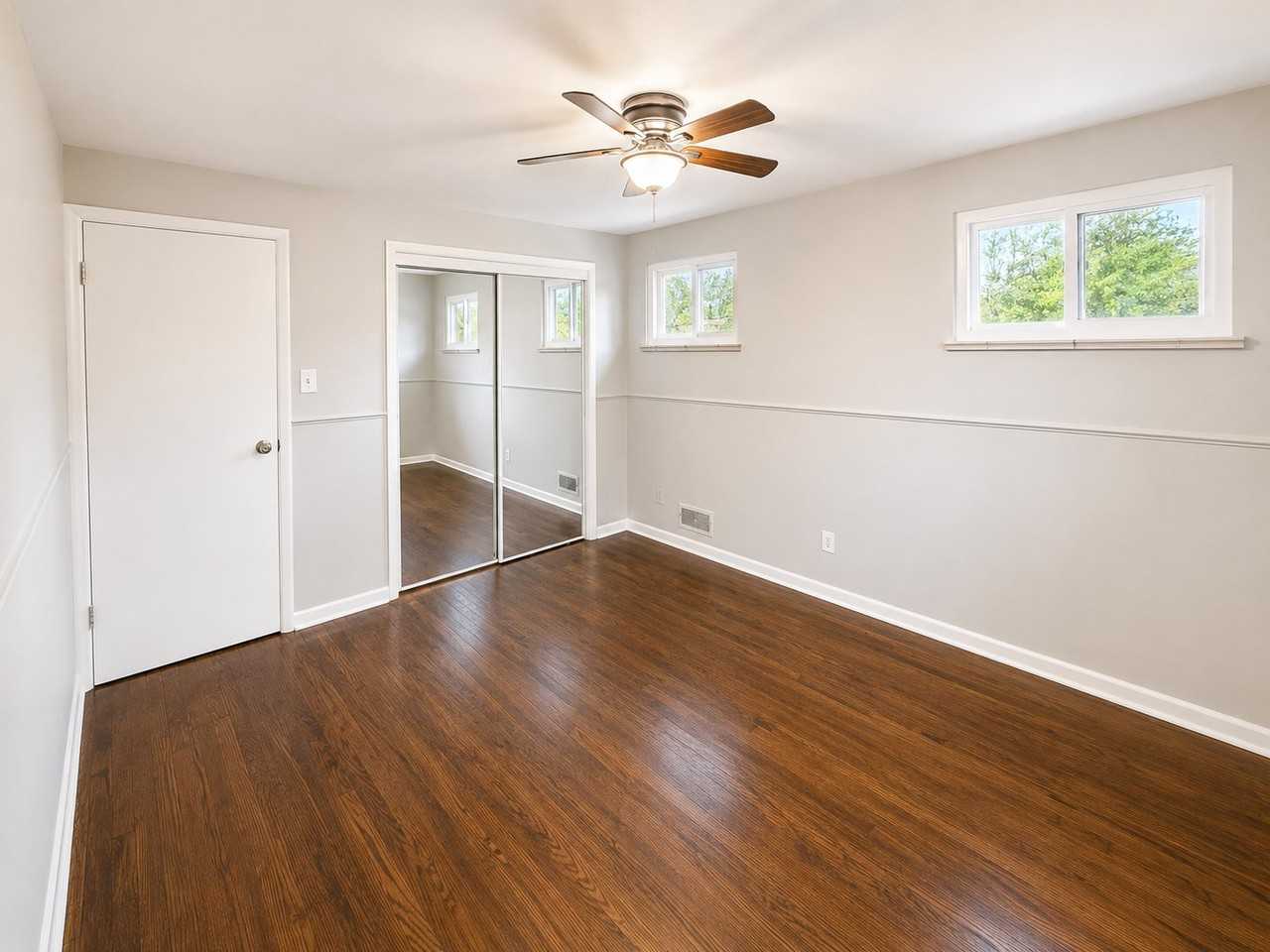 1447 Iowa Ave - Photo 2 of 20
