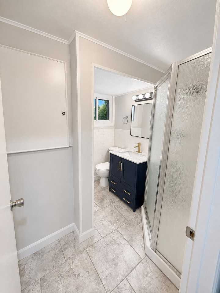 1447 Iowa Ave - Photo 5 of 20