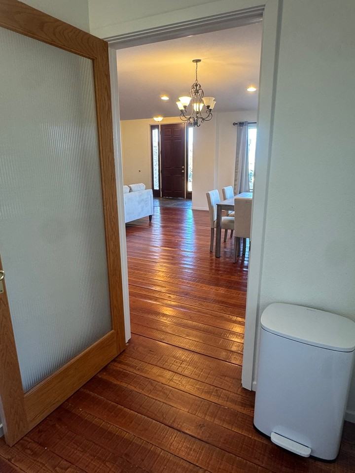 300 Mesa Rd - Photo 7 of 20