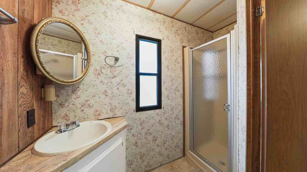 215 Spanish Oak Dr - Photo 3 of 8
