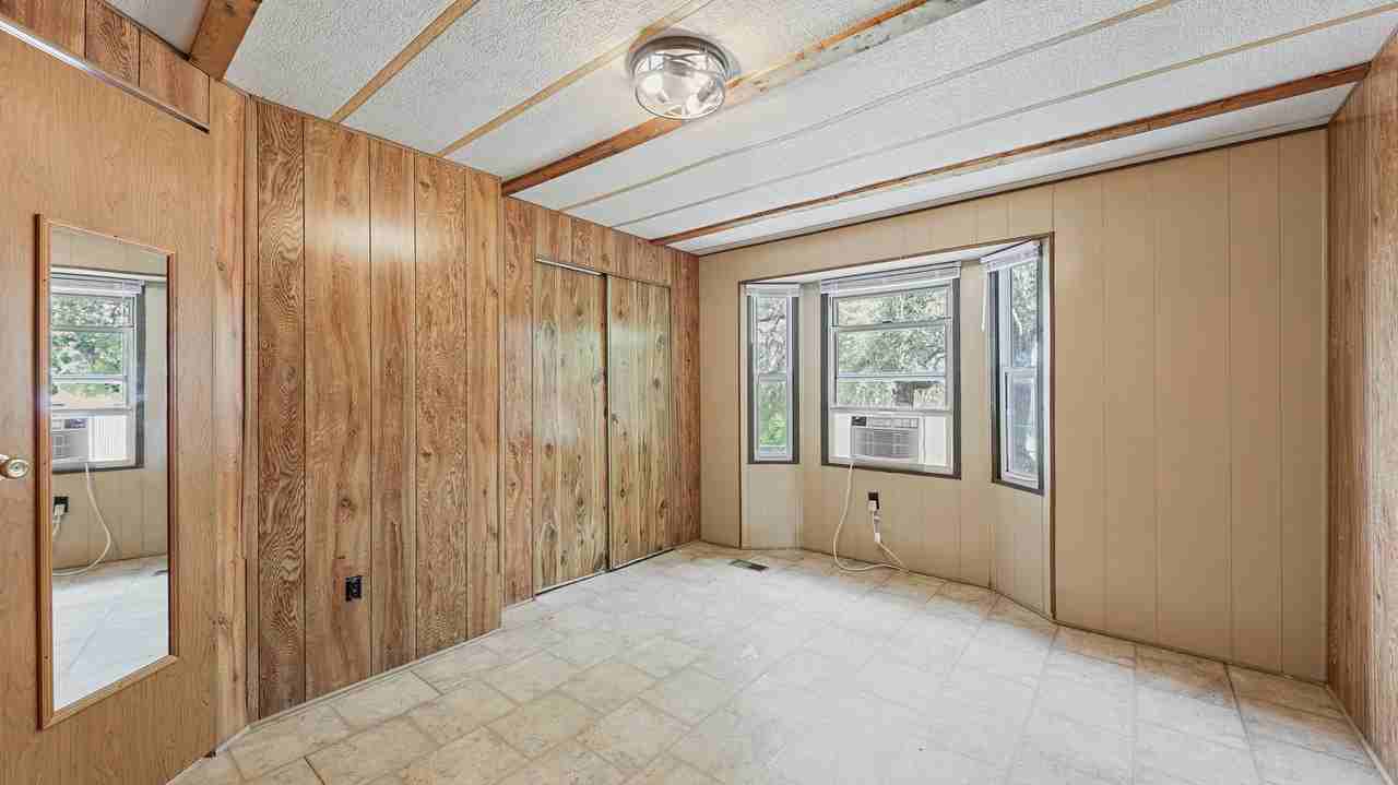 215 Spanish Oak Dr - Photo 4 of 8