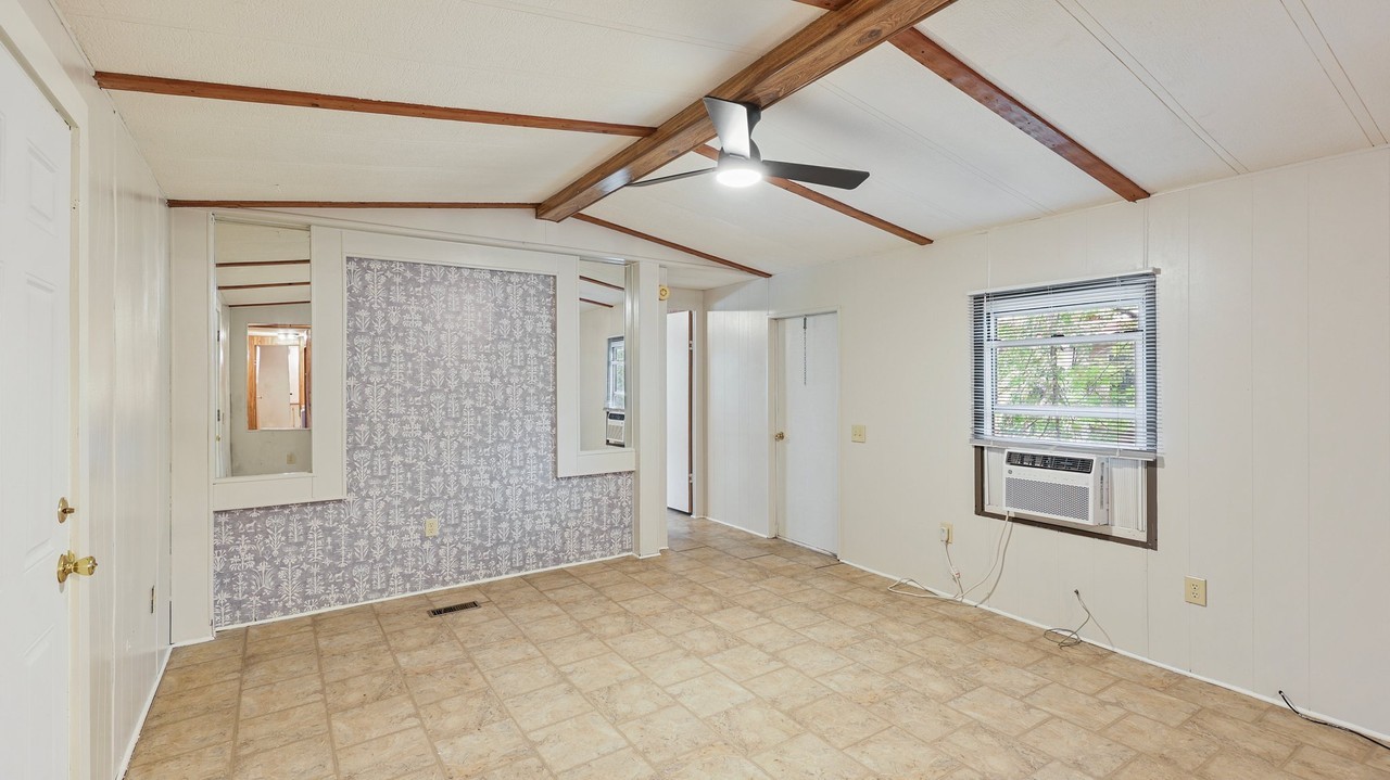 215 Spanish Oak Dr - Photo 5 of 8
