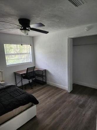 3725 Nw 8th Ave - Photo 4 of 5