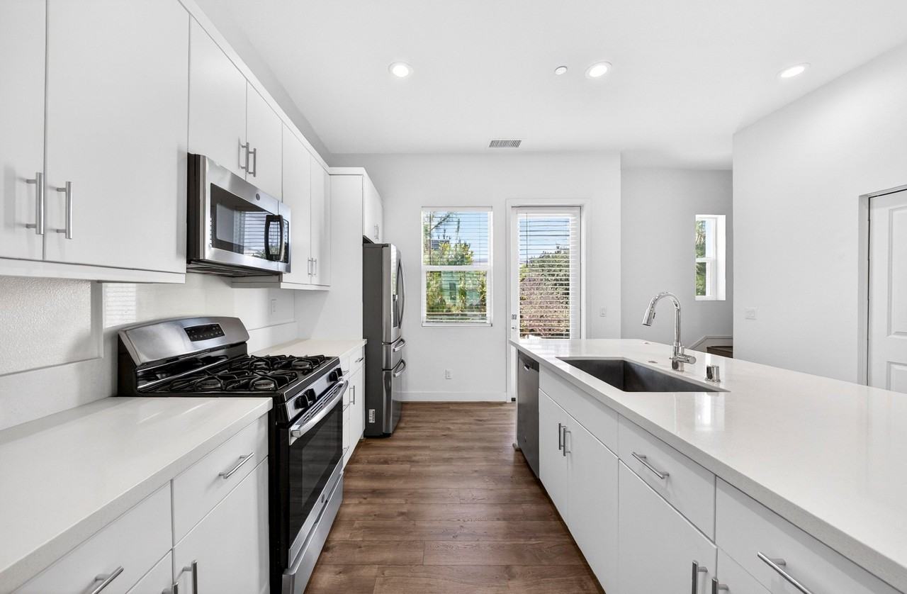 963 E Mason Ln #89 - Photo 3 of 24