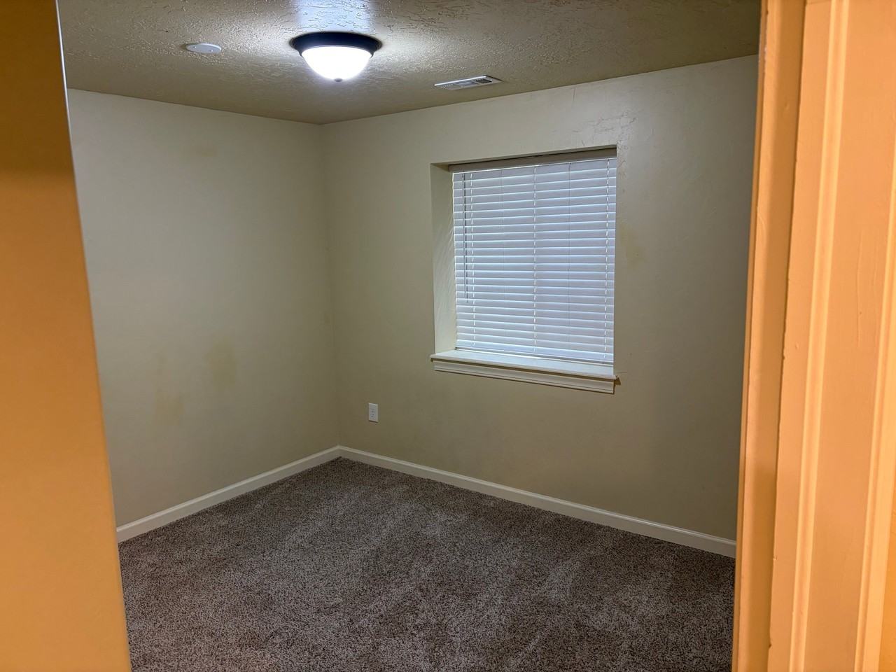 14287 S Rosaleen Ln - Photo 4 of 9