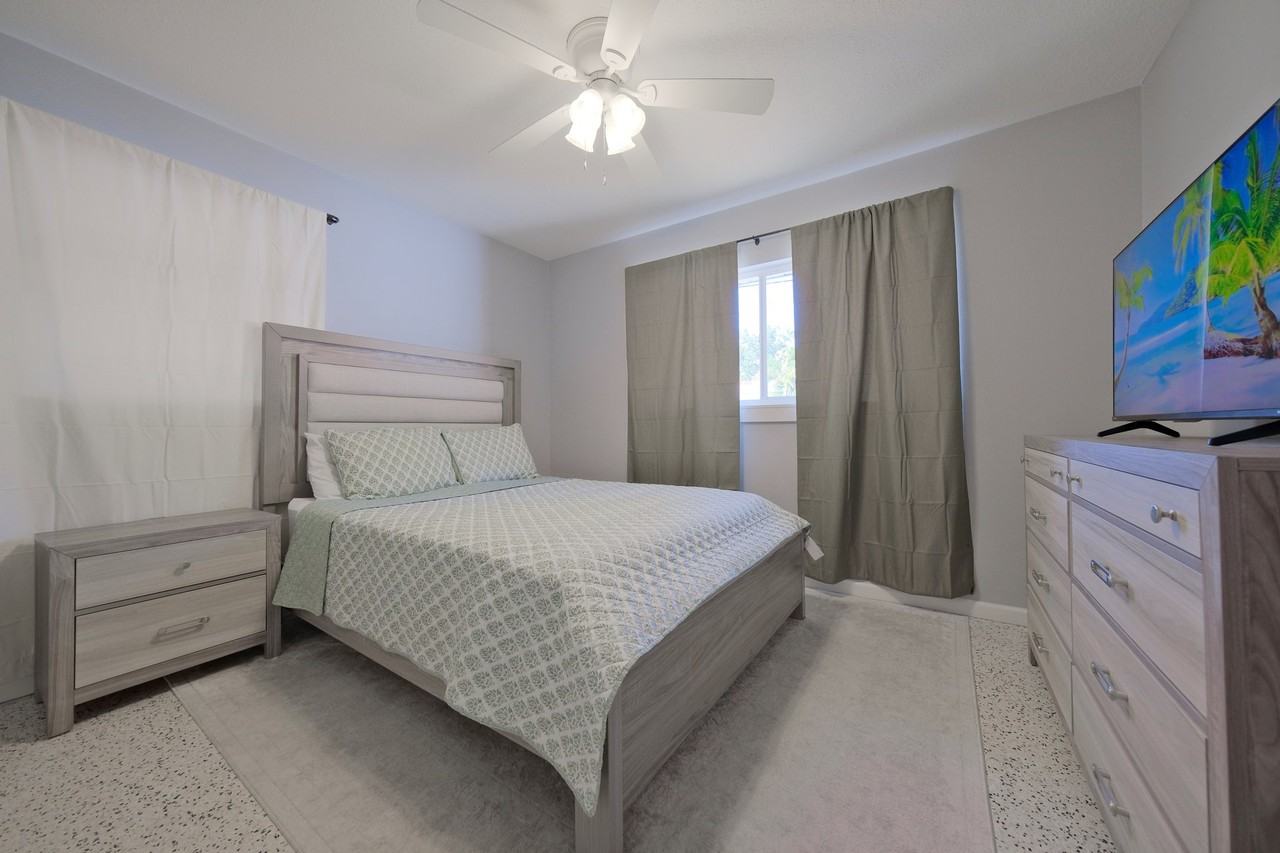 993 Gary St #B - Photo 4 of 15